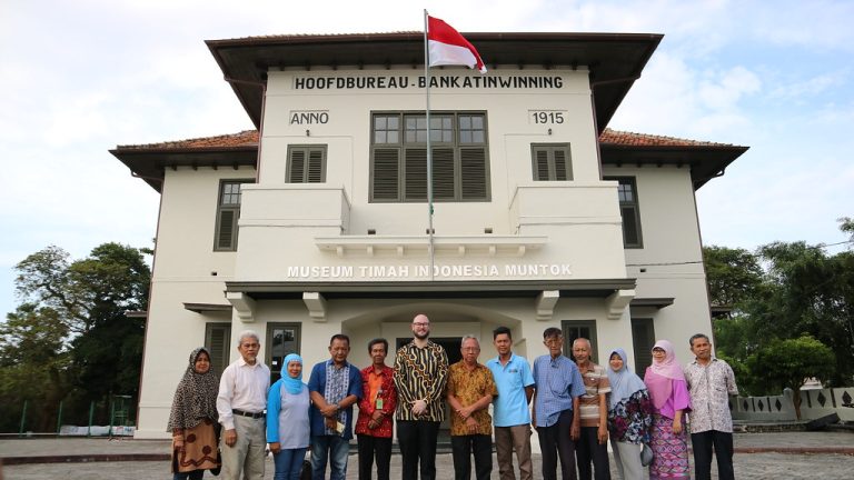 Mahasiswa Bangka Belitung Menerima Penghargaan Pendidikan Vivian Gordon Bowden